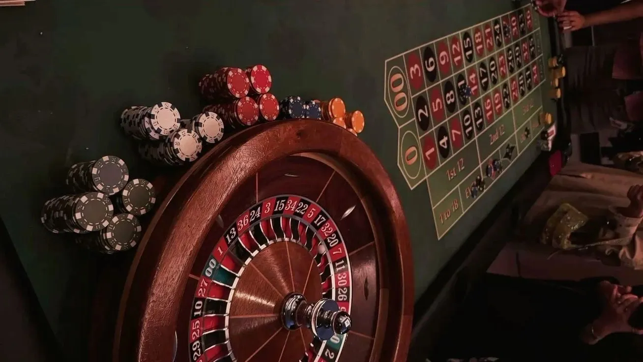 casino night, roulette table